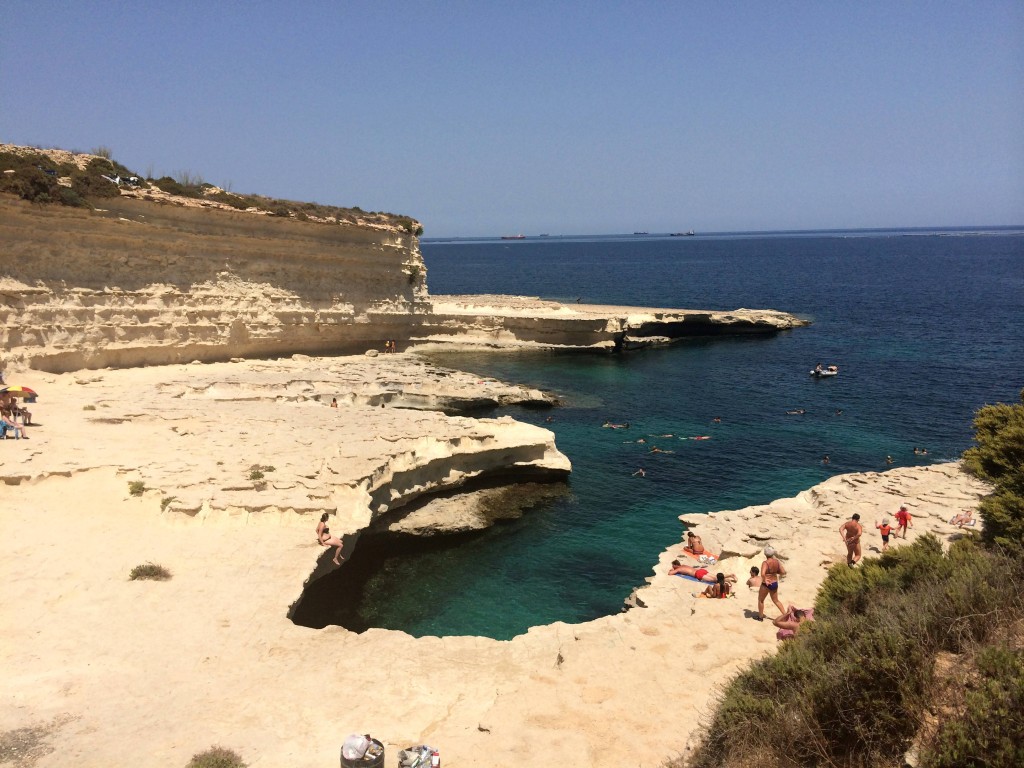 Malta by public transport - St. Peter's Pool