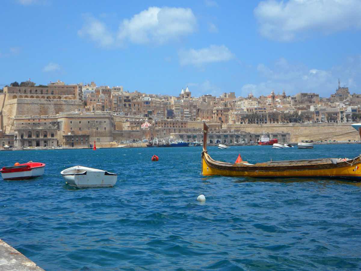 malta by public transport bus sliema