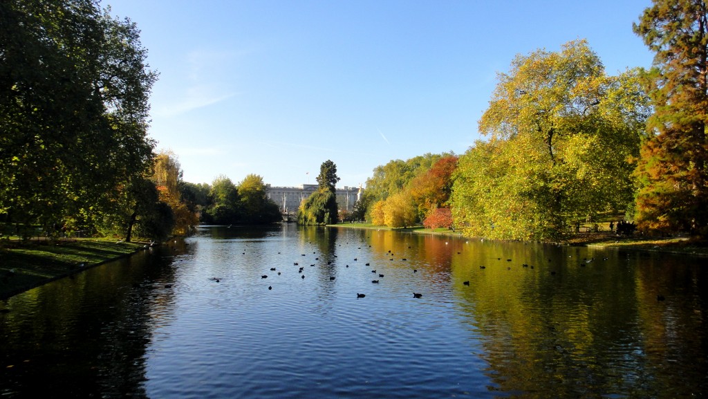 How To Save Money In London - St James Park color palette