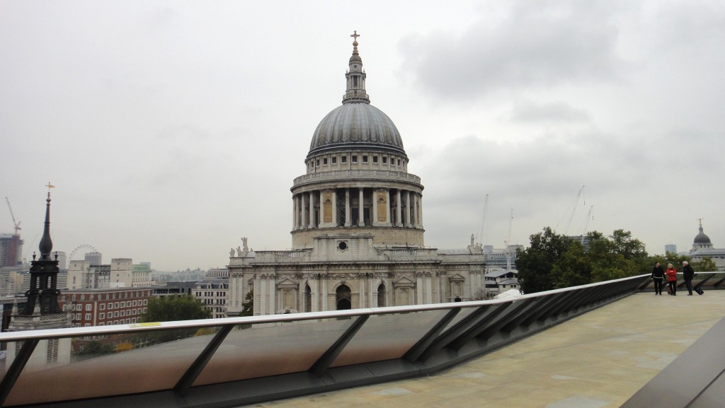How To Save Money In London - St Paul's Cathedral - Geeky Explorer