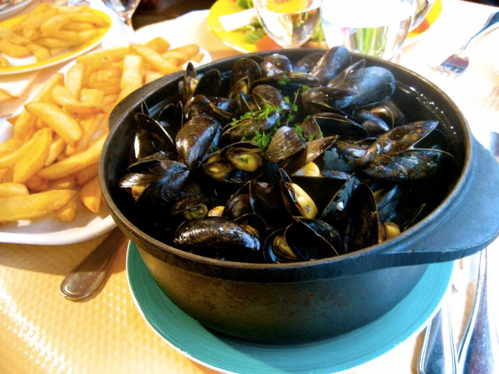 popular Belgian food - Moules Frites