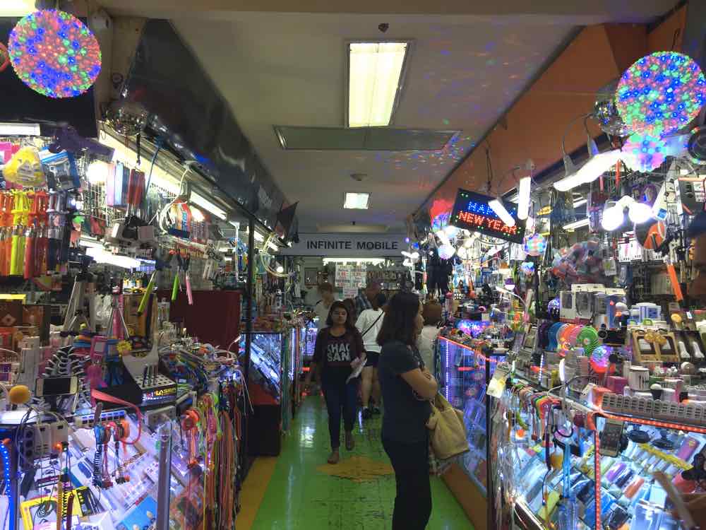 Bangkok Shopping Guide: 7 Places To Shop Until You Drop! | Geeky