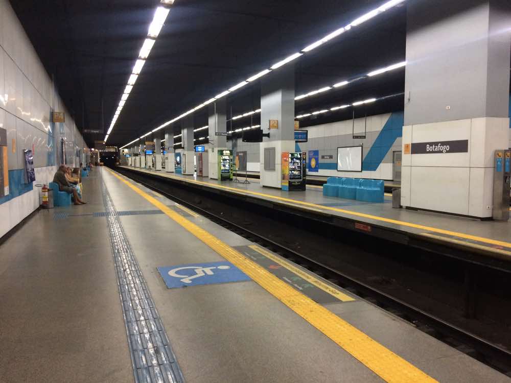 how to stay safe in rio metro