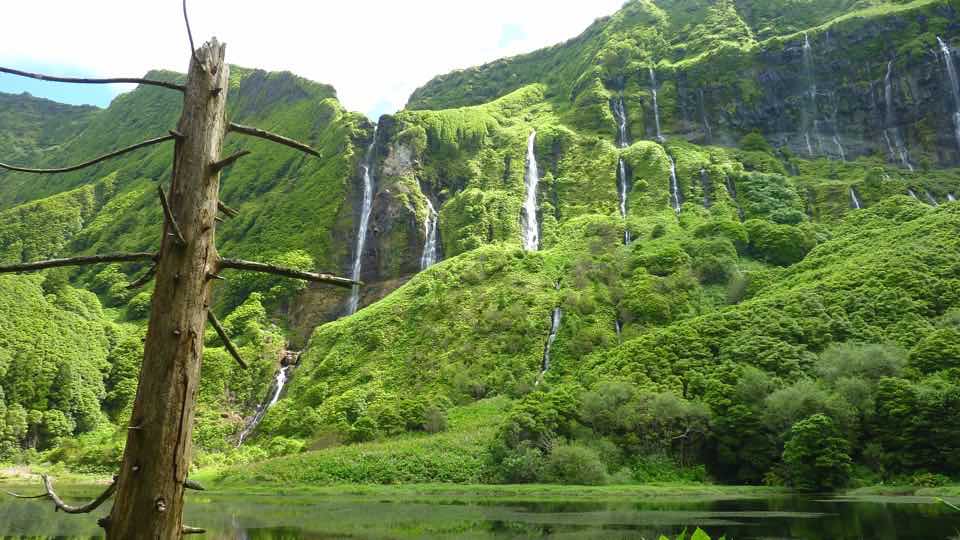 flores island azores reiserute 