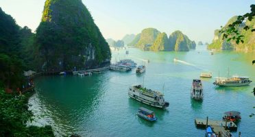 how to choose best halong bay cruise recommendations