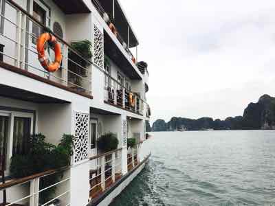 choose best halong bay cruise cristina diamong