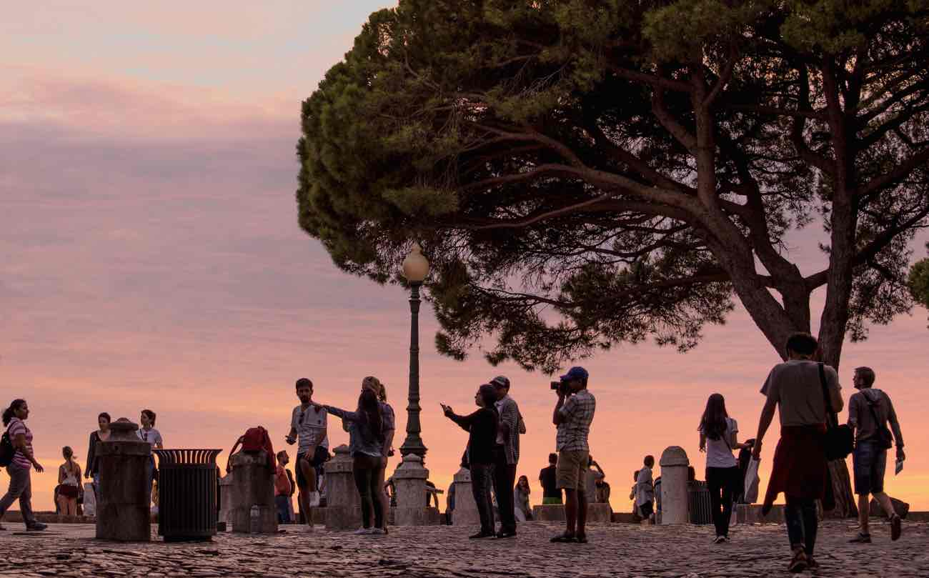 lisbon itinerary 3 days sunset miradouro