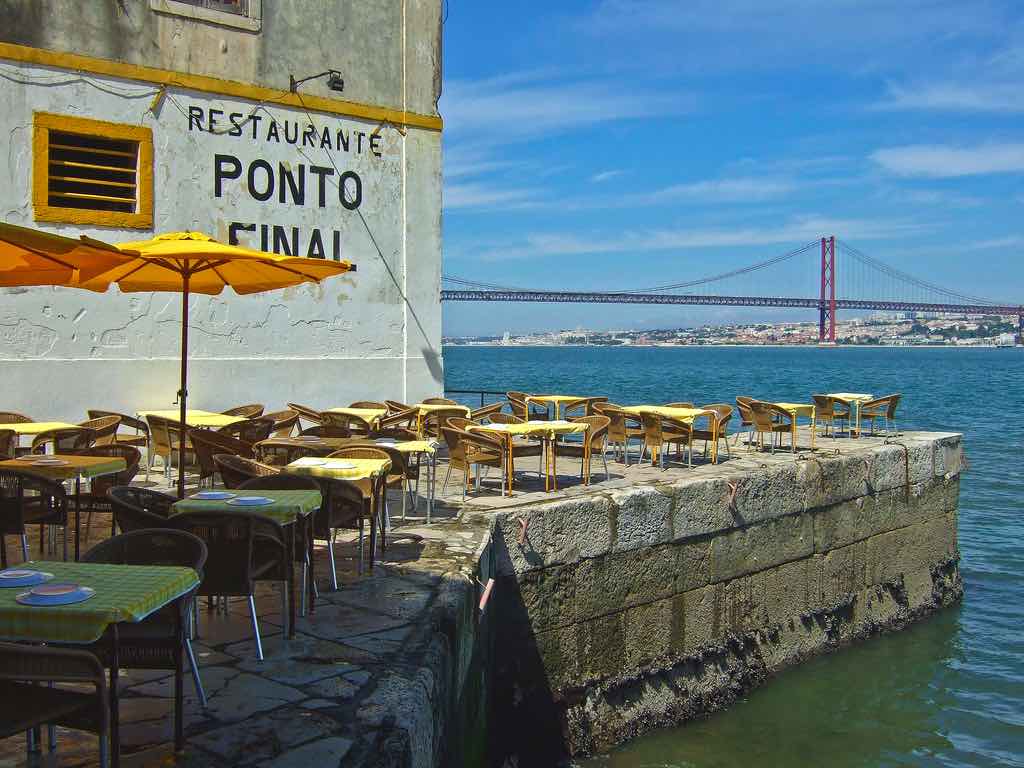 lisbon travel blog guide cacilhas restaurant river tejo