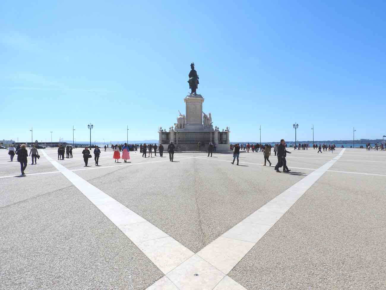 comercio square lisbon