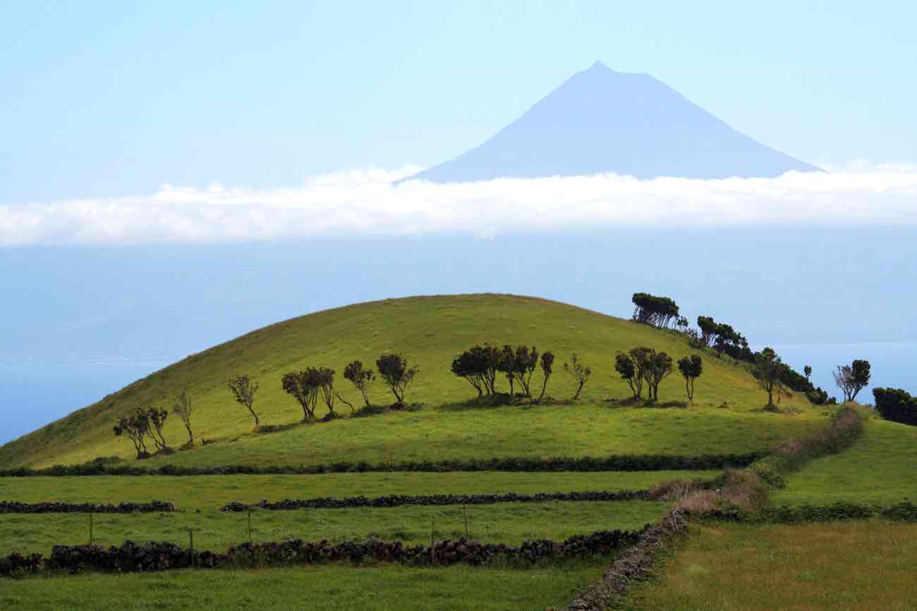 mount pico mountain azores climbing hiking