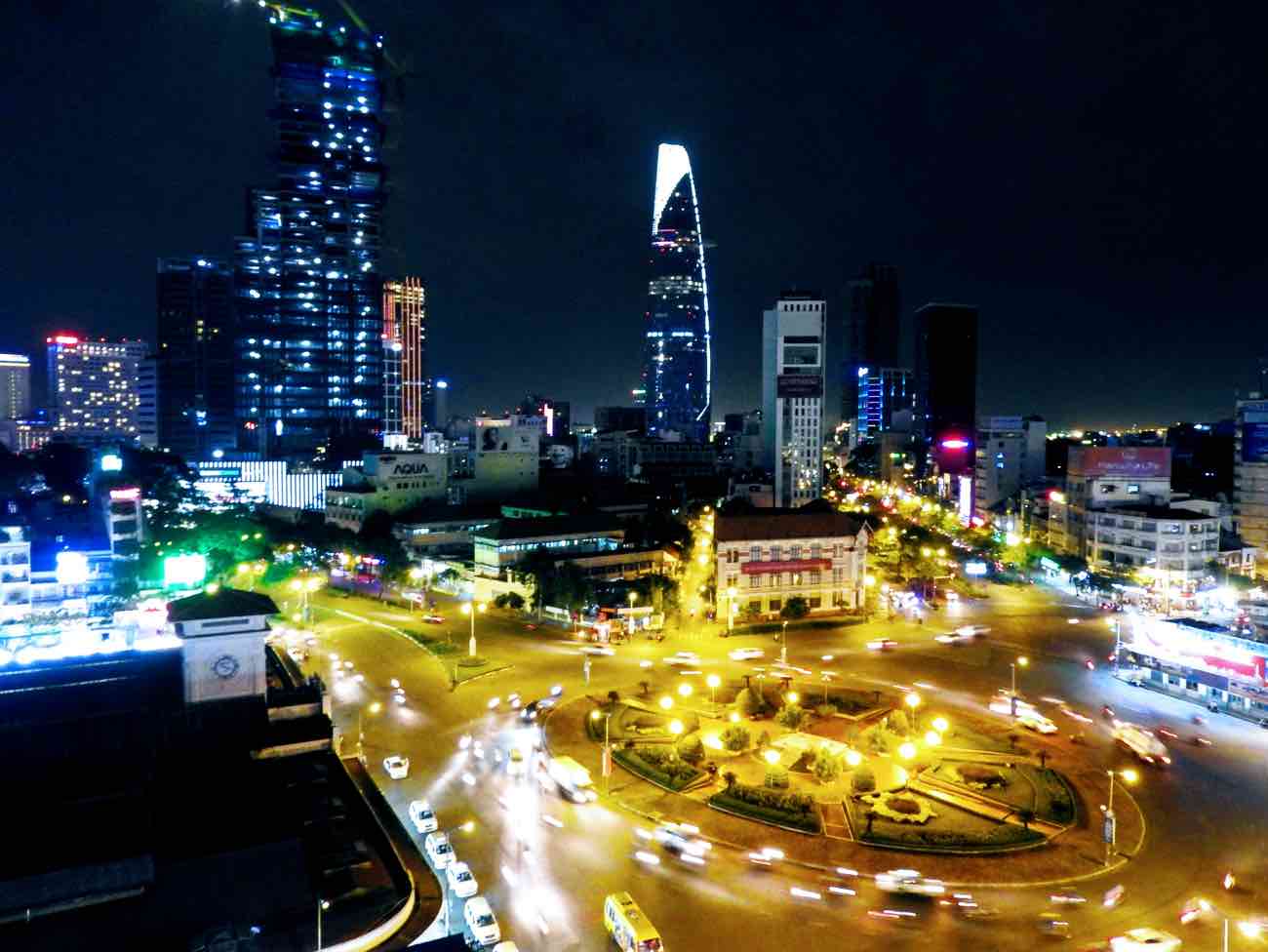 hanoi ho chi minh city saigon night traffic