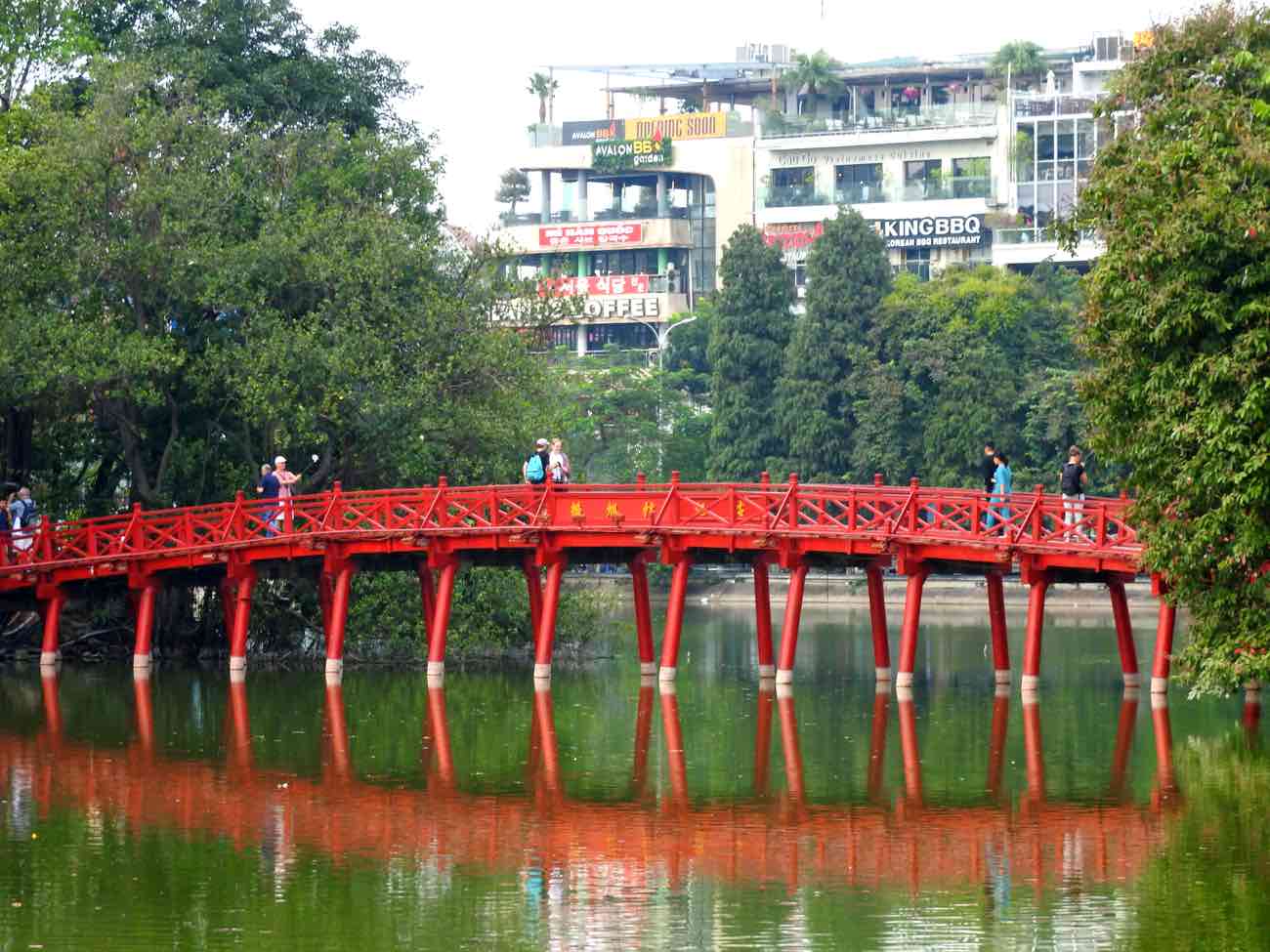 hanoi vs ho chi minh city saigo red bridge hanoi