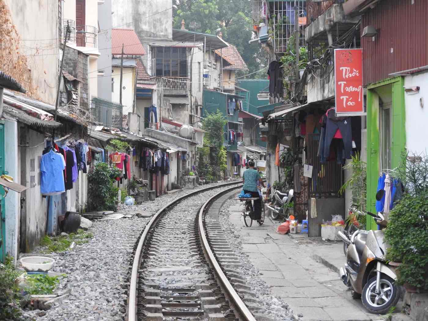 travel vietnam tips hanoi rail way