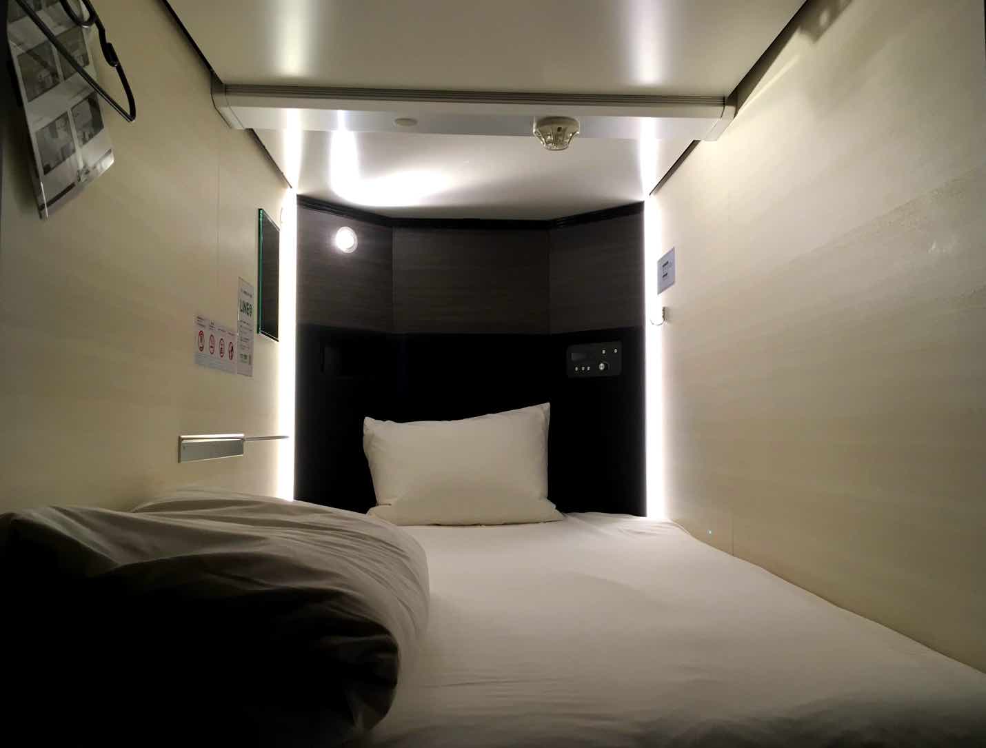 japan things to know capsule hotel tips
