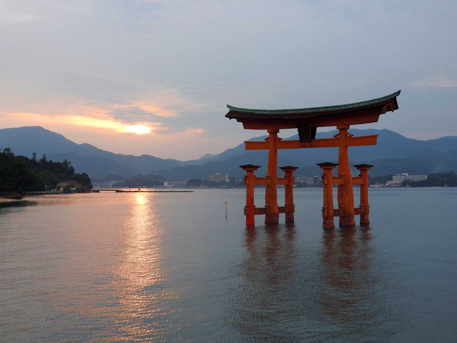 japan itinerary two weeks miyajima floating torii