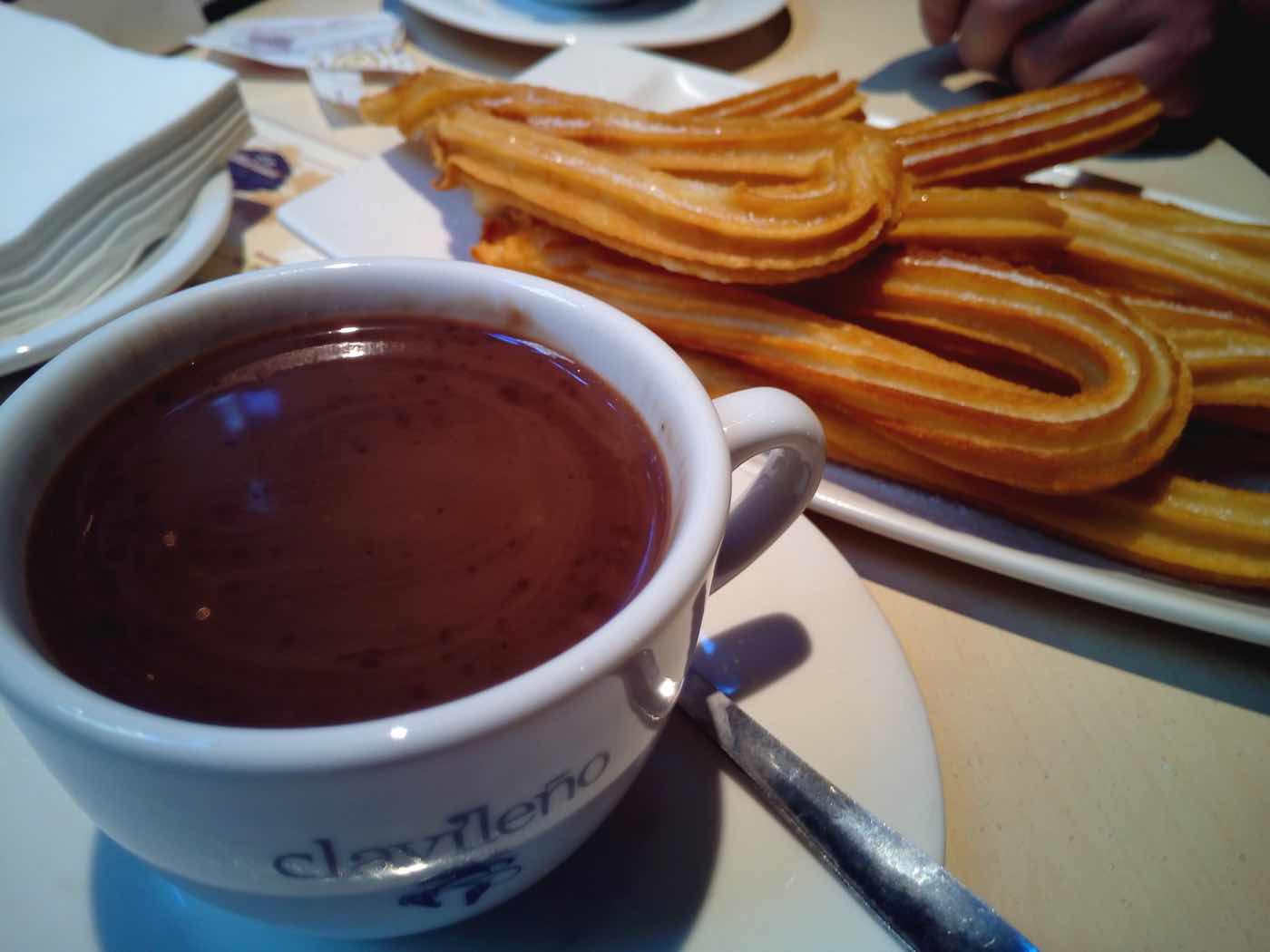 experiences in barcelona like a local chocolate con churros