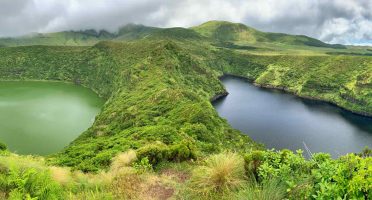 flores azores guide lagoa negra lagoa comprida