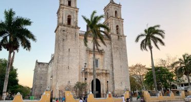 valladolid mexico iglesia san servicio