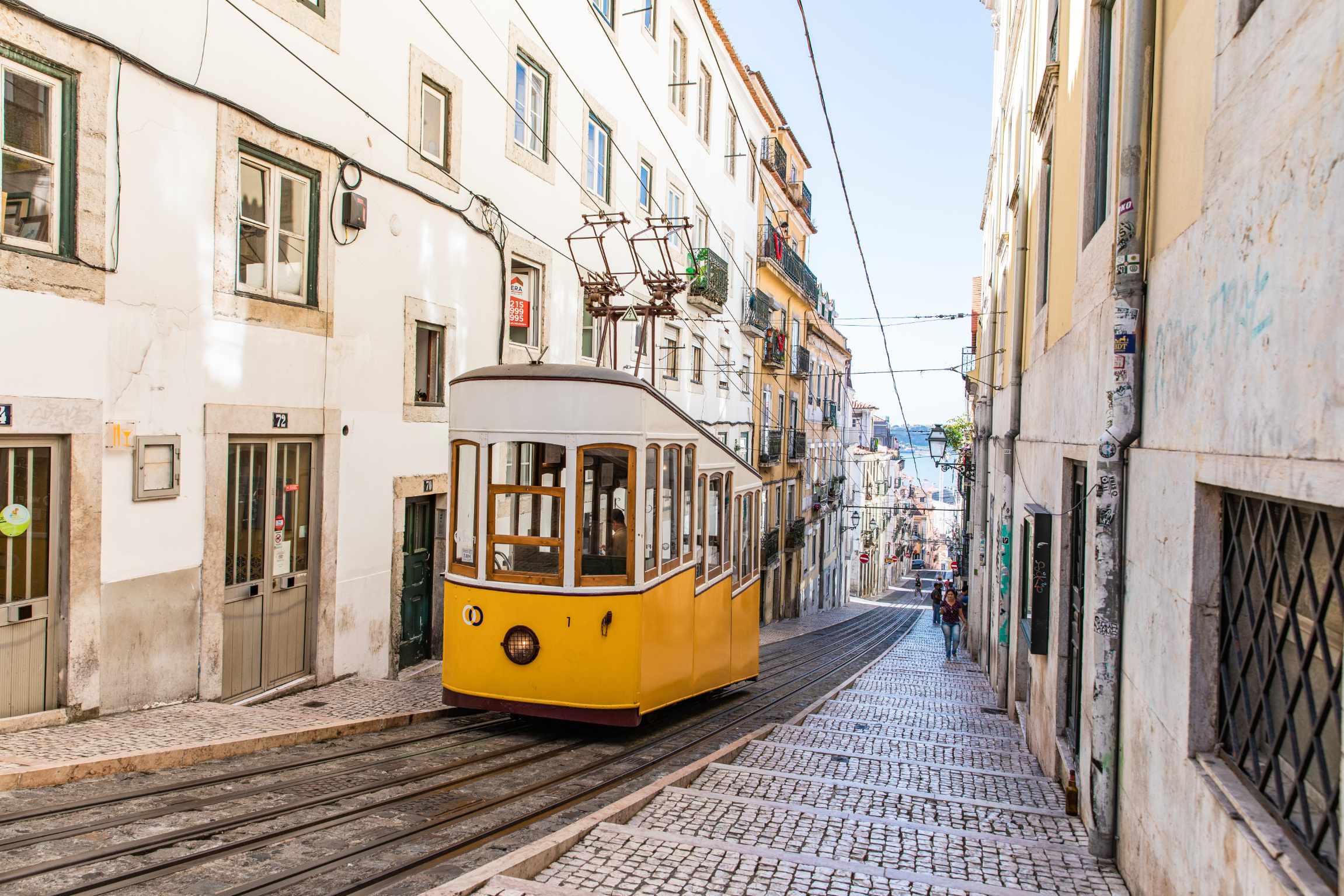 bica funicular lisbon