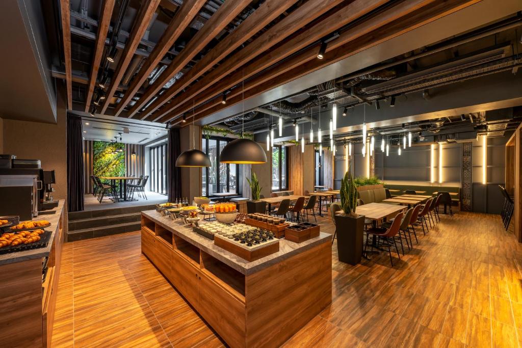 Where to stay in Shinjuku - AMANEK Kabukicho Hotel